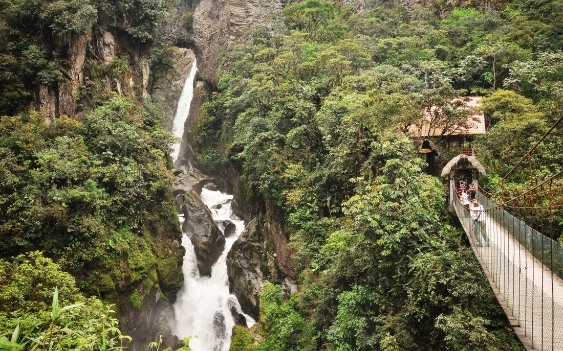 Grande cascade à Banos