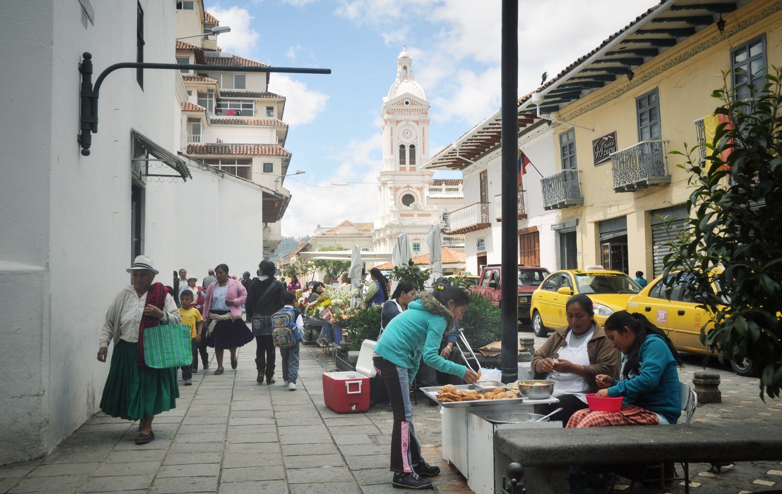 Rue animée de Cuenca
