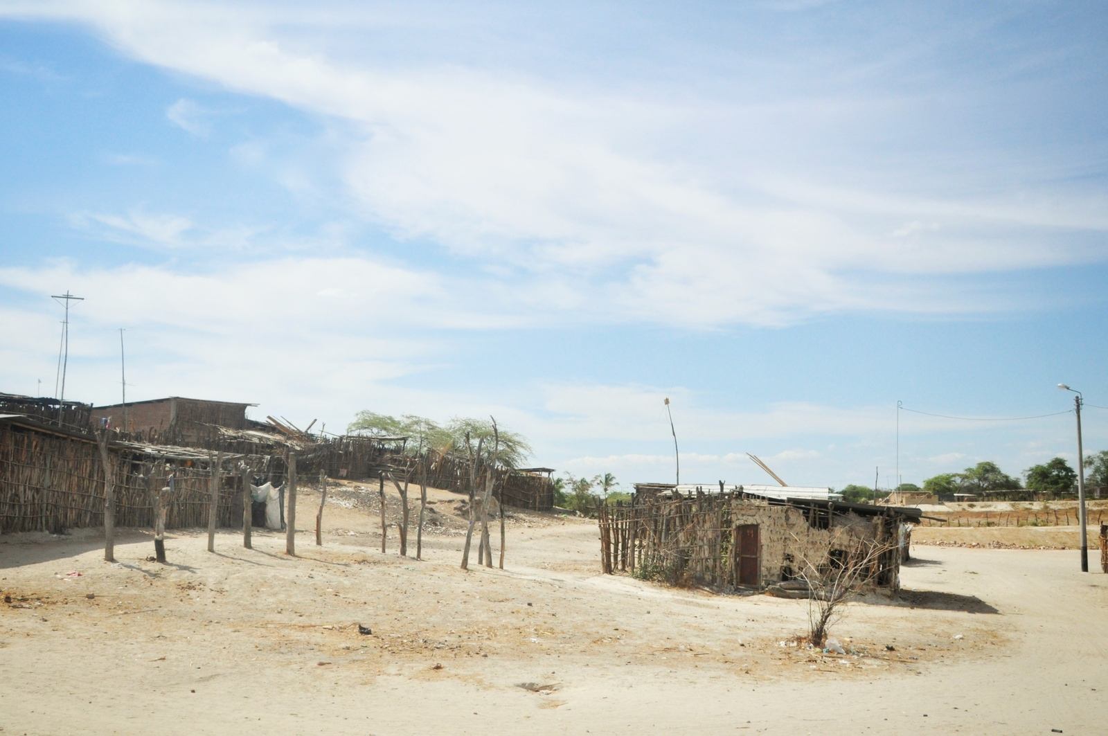 Désertique village, nord du Pérou