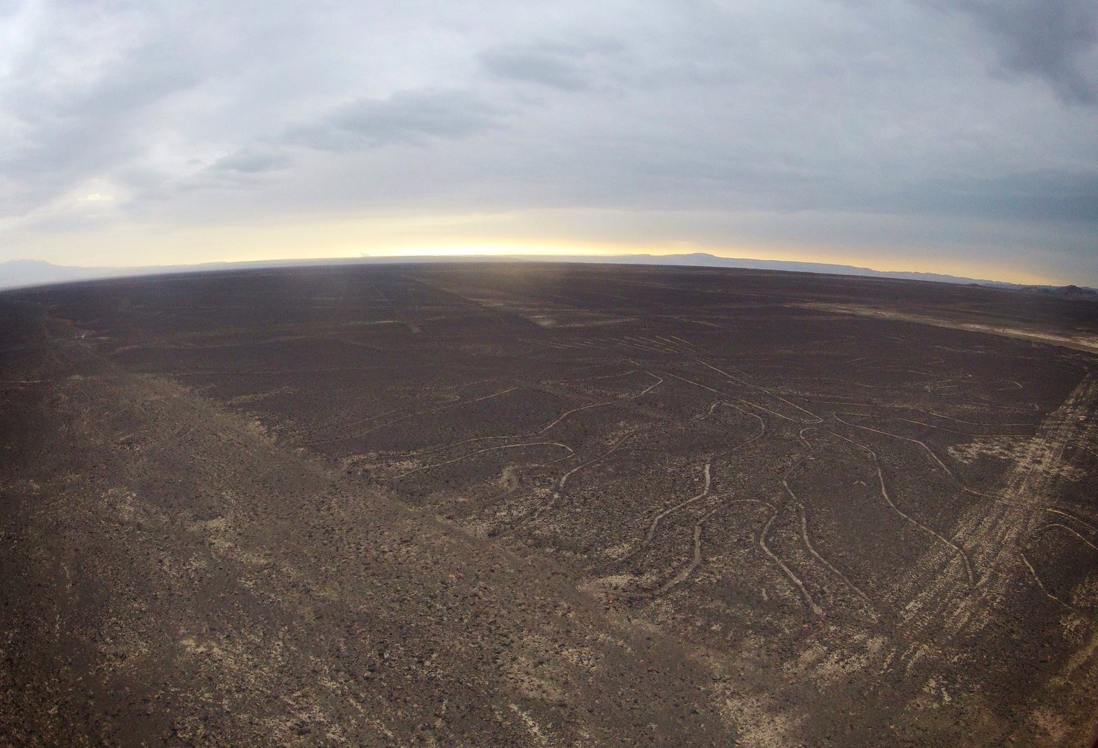 Géoglyphe, ligne de nazca Géoglyphe, ligne de nazca