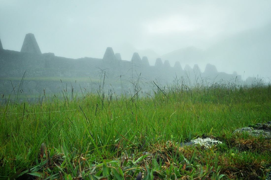 Brouillard sur les ruines du Machu Picchu