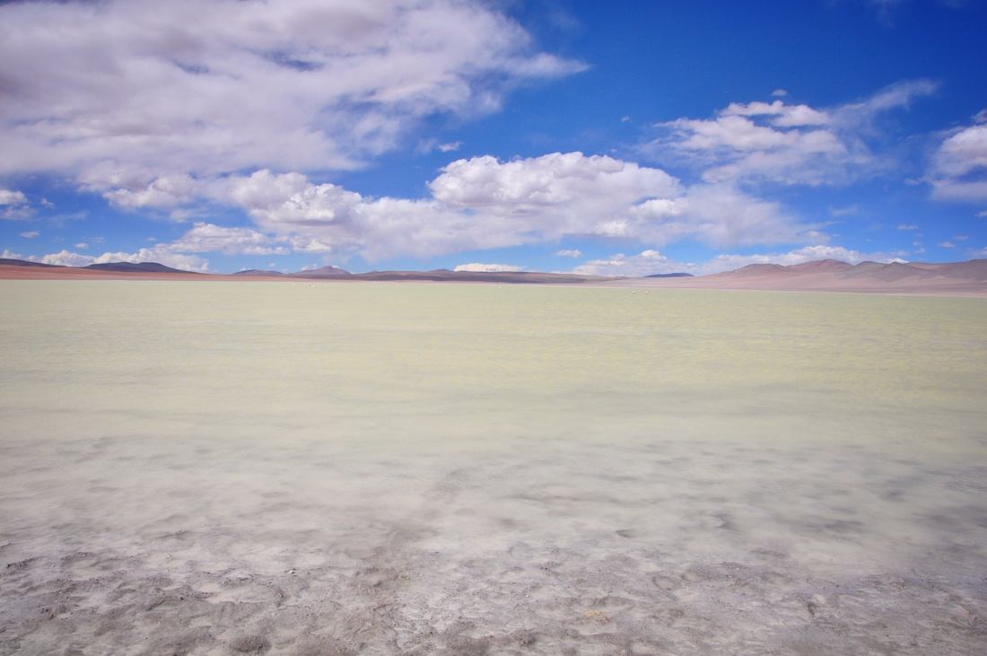 Laguna verde dans le salar d'uyuni