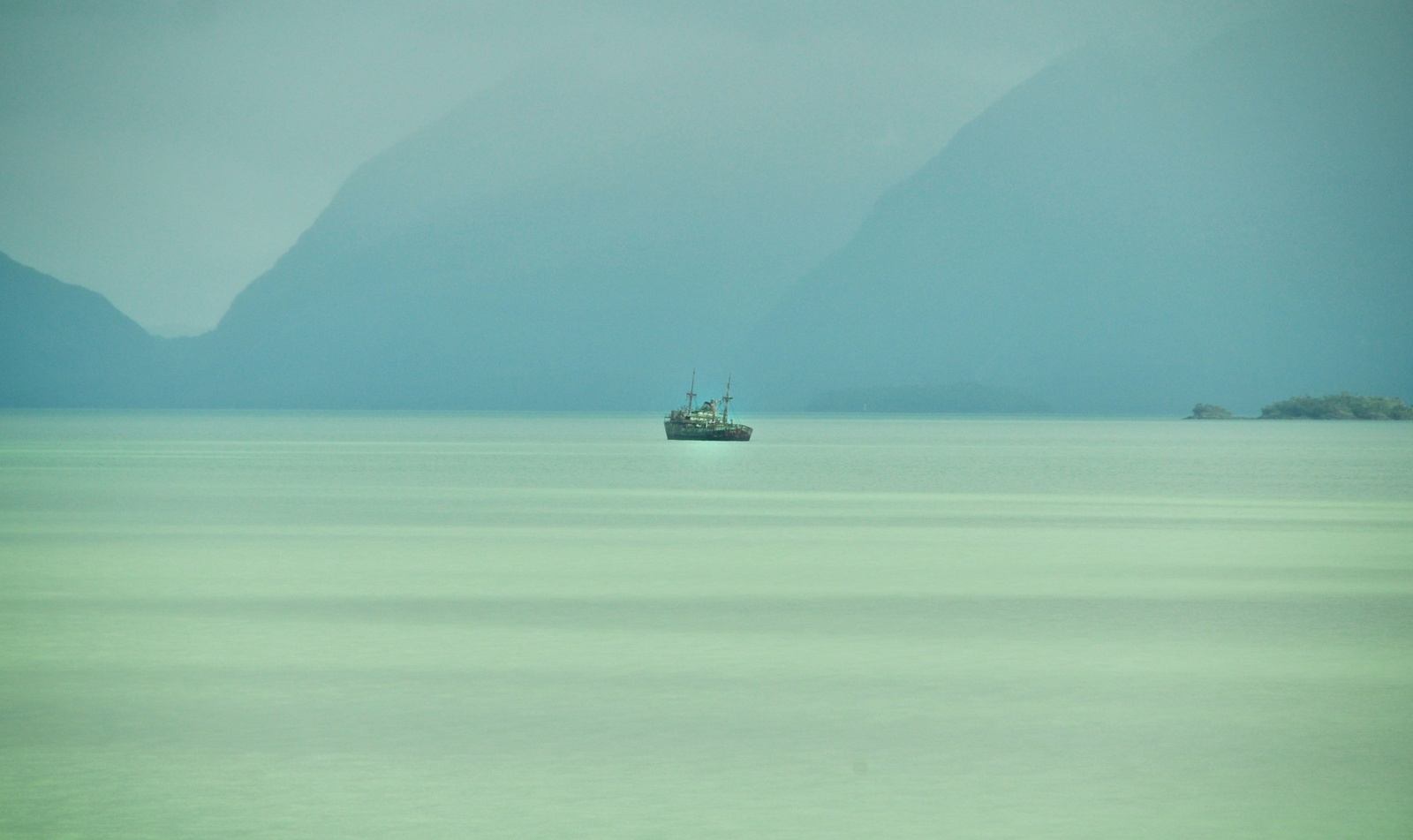 Épave - Shipwreck, depuis Navimag