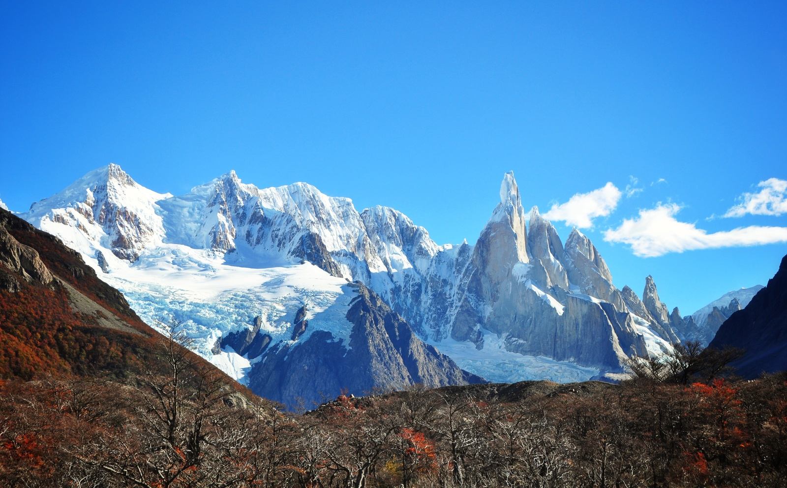 Cerro Torre et montagnes