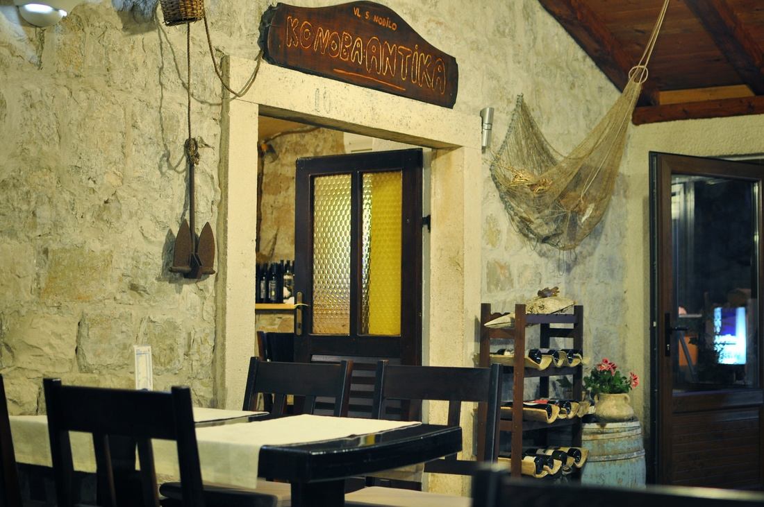Konoba Antika à Polace