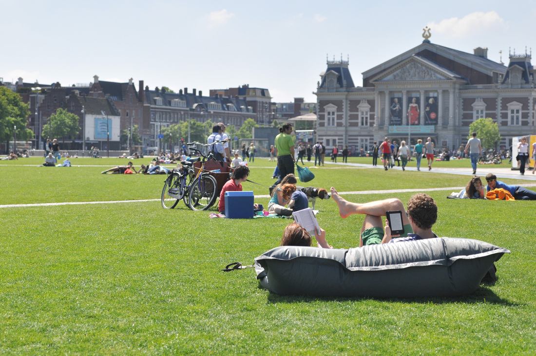 Parc dans le quartier des musées d'Amsterdam