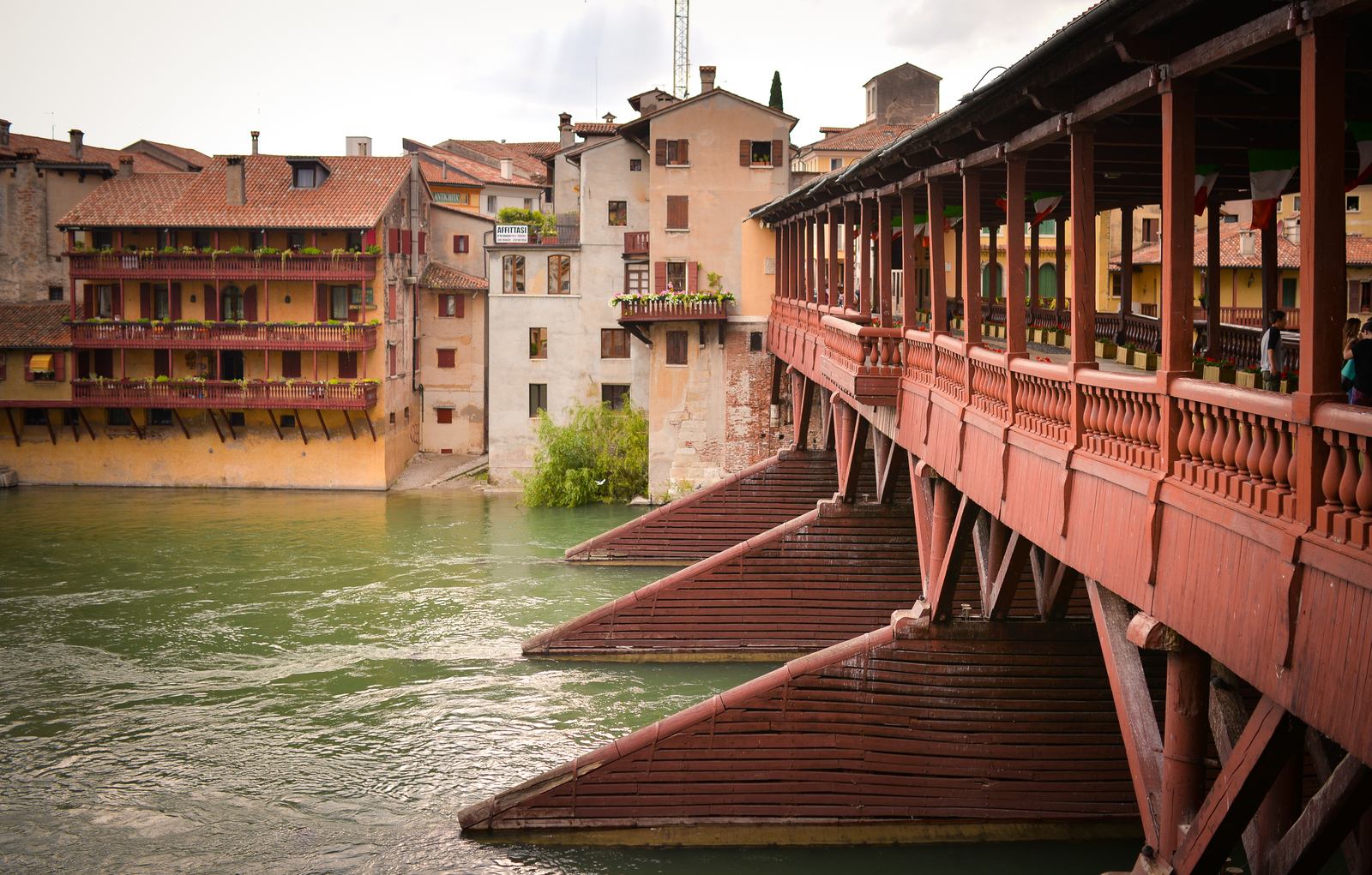 Le pont de Bassano del Grappa Le pont de Bassano del Grappa