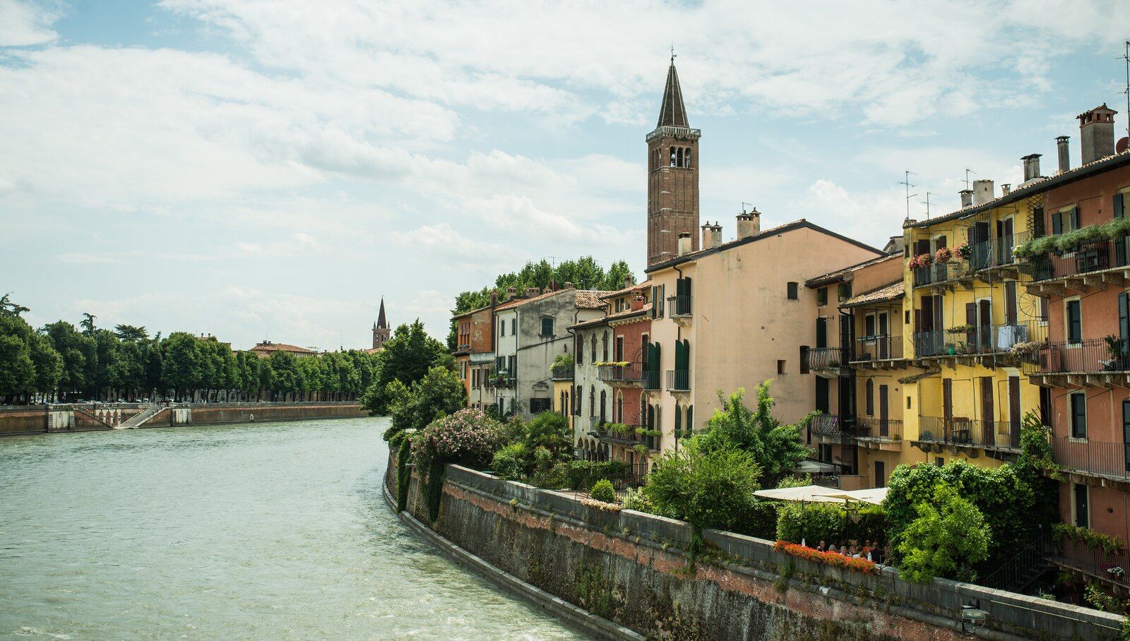 Vue depuis le ponte Pietra Vue depuis le ponte Pietra