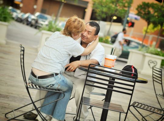 On est un peu social 