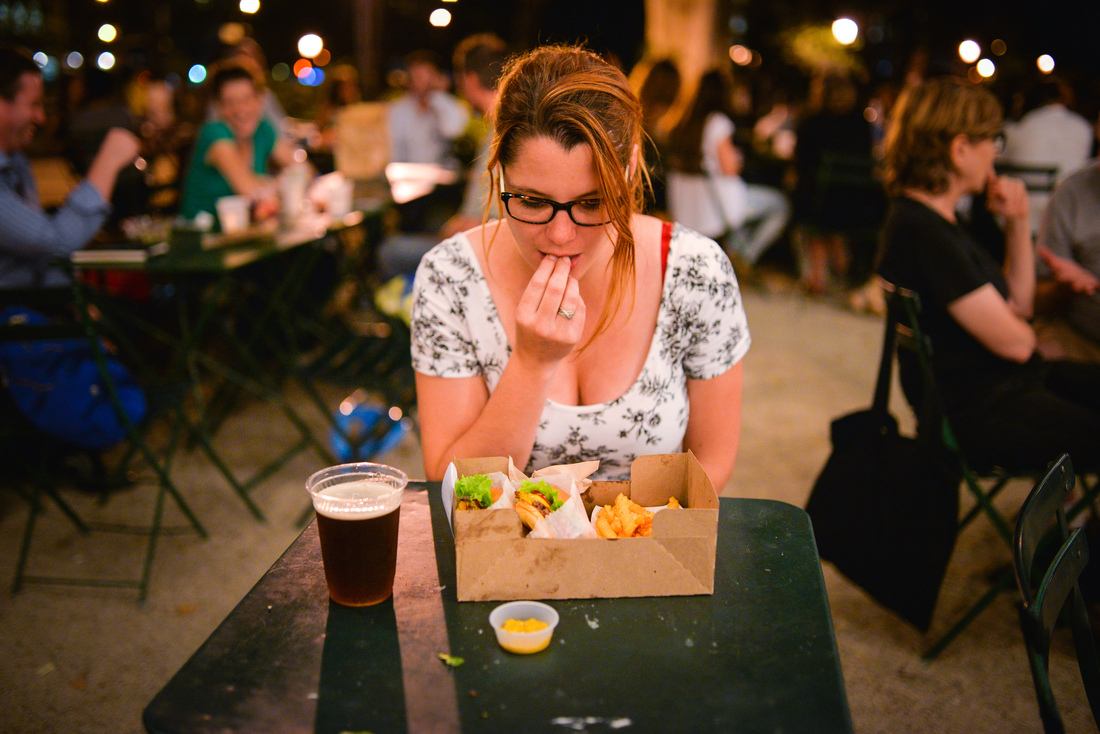 Manger un burger a Madison Square