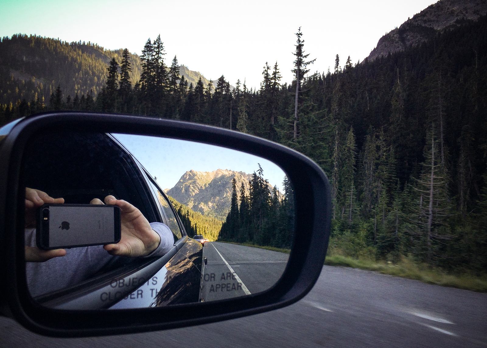 Au loin les montagnes