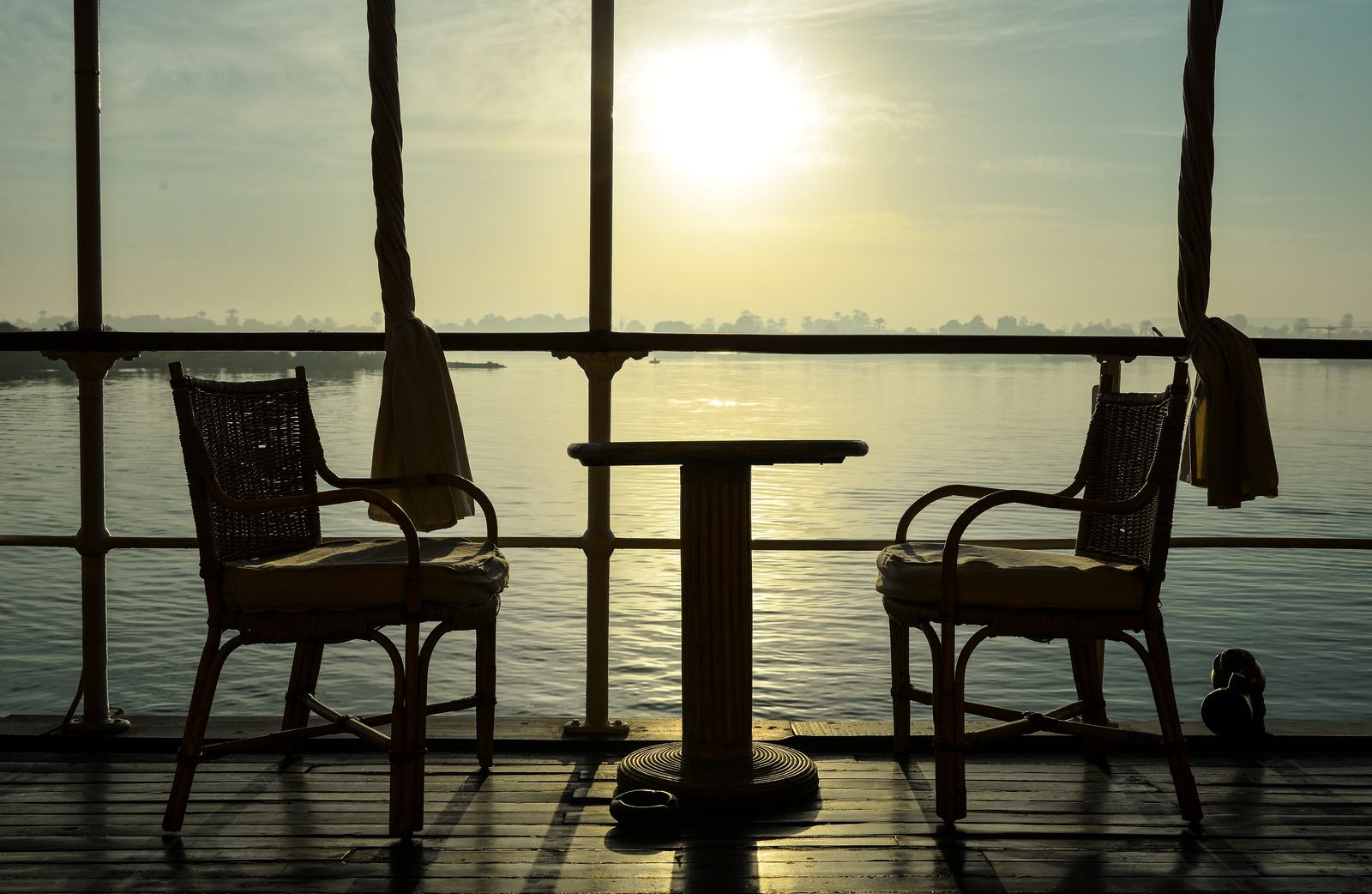 Coucher de soleil sur le Steam Ship Sudan