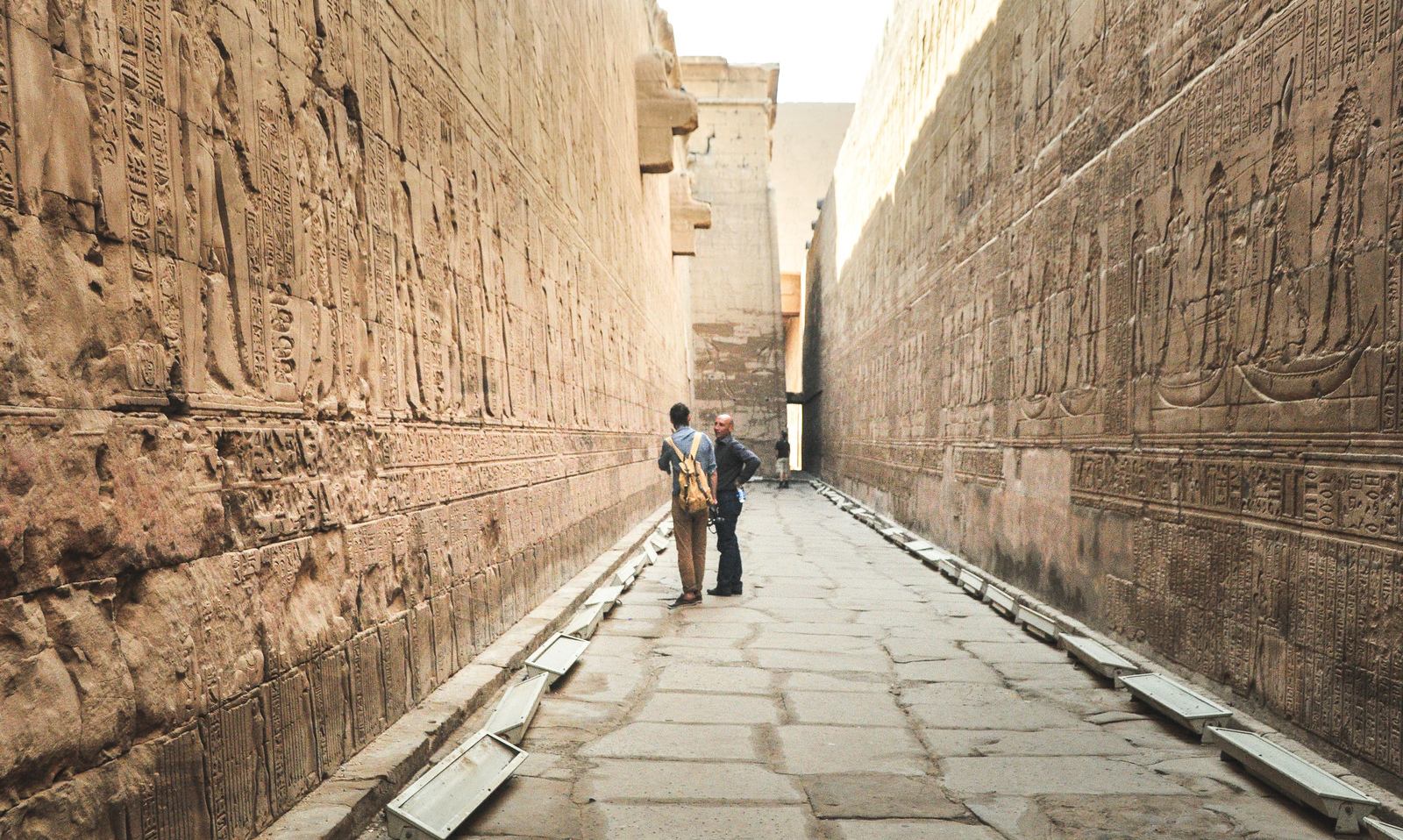 Dans le temple d'Horus Dans le temple d'Horus