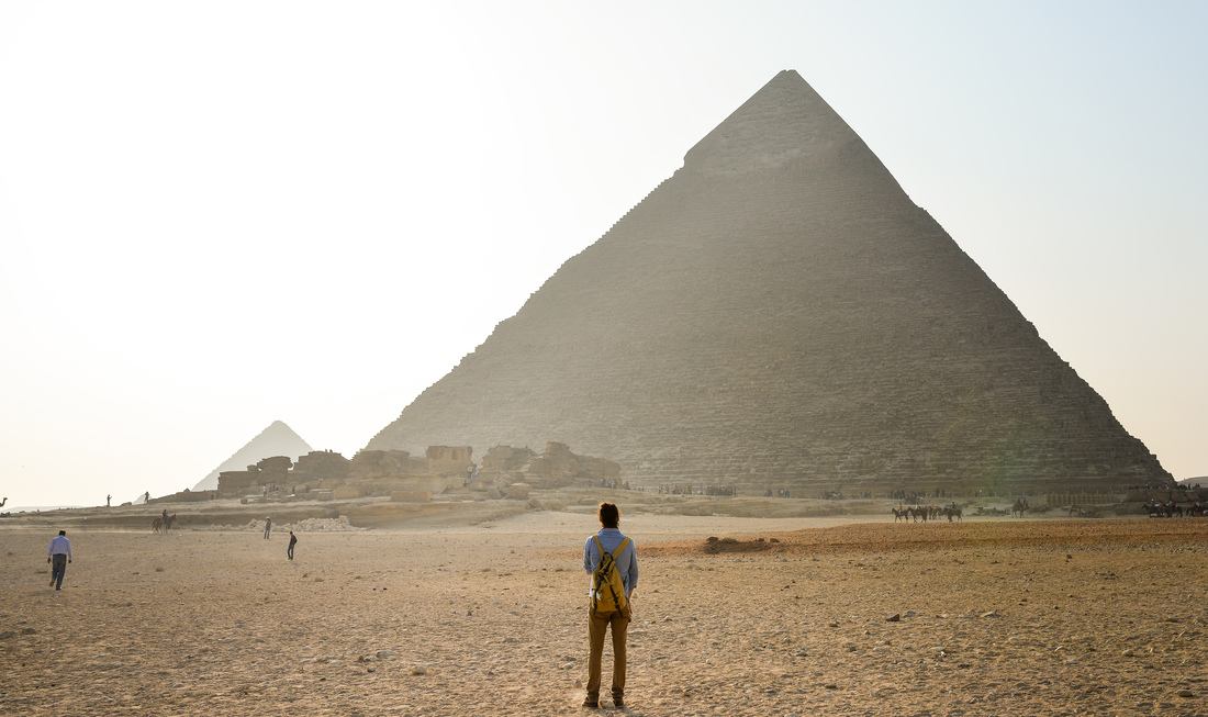 Admirer la pyramide de Kephren