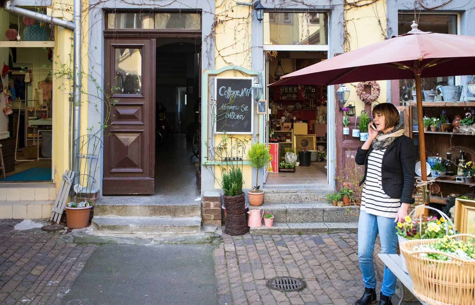 Au fond d'un petit passage Au fond d'un petit passage