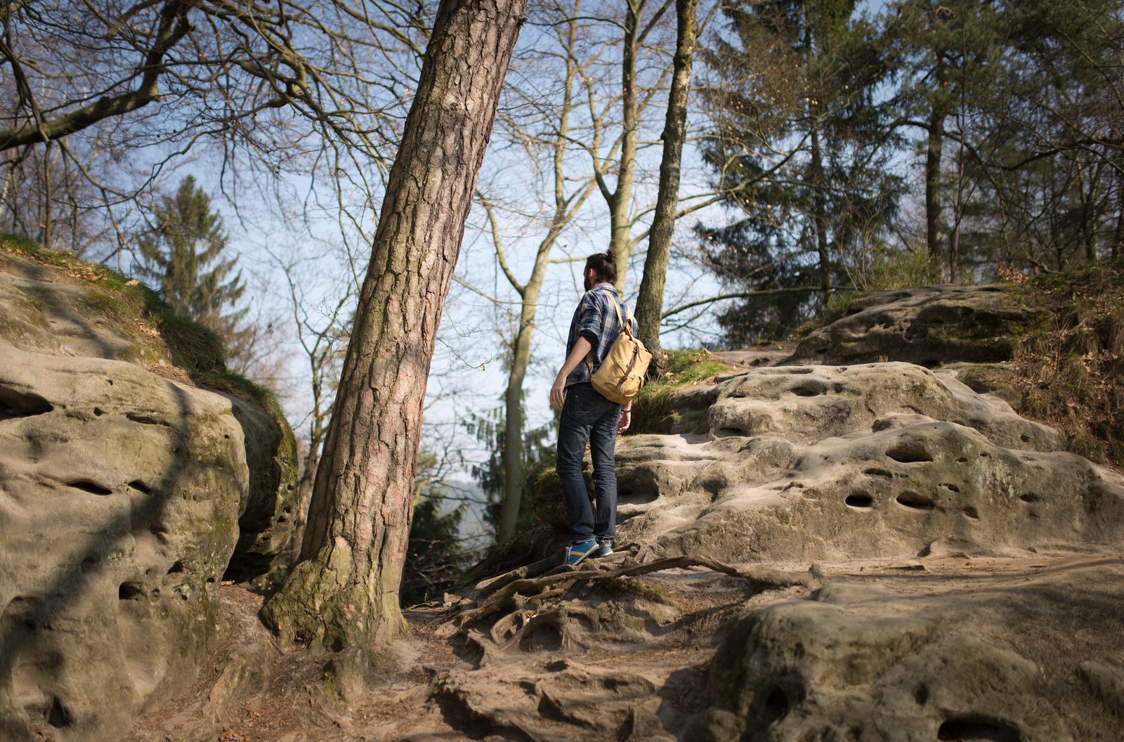 Jouer dans les rochers Jouer dans les rochers