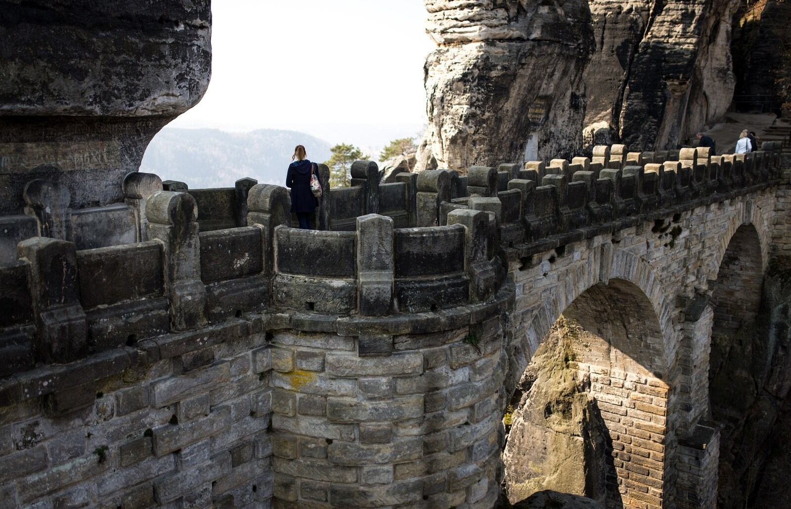Se balader sur le pont de Bastei