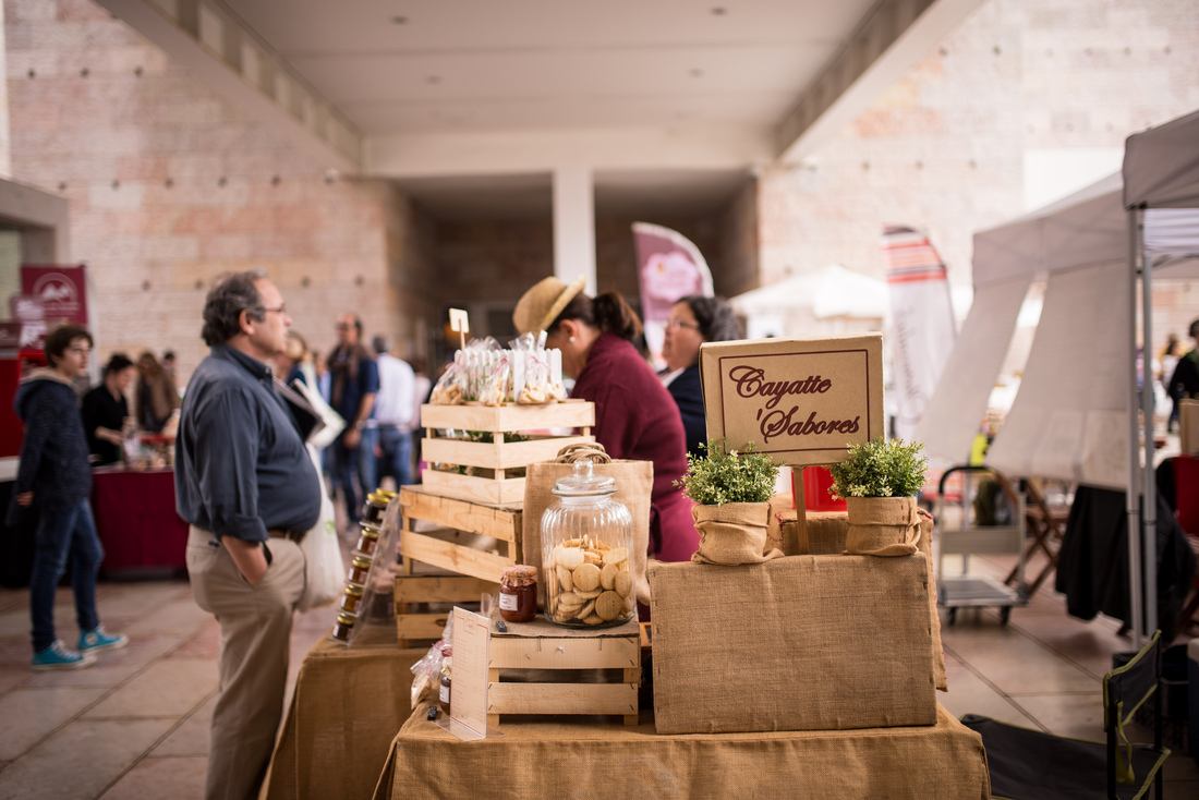 Petit marché au Centro Culturel
