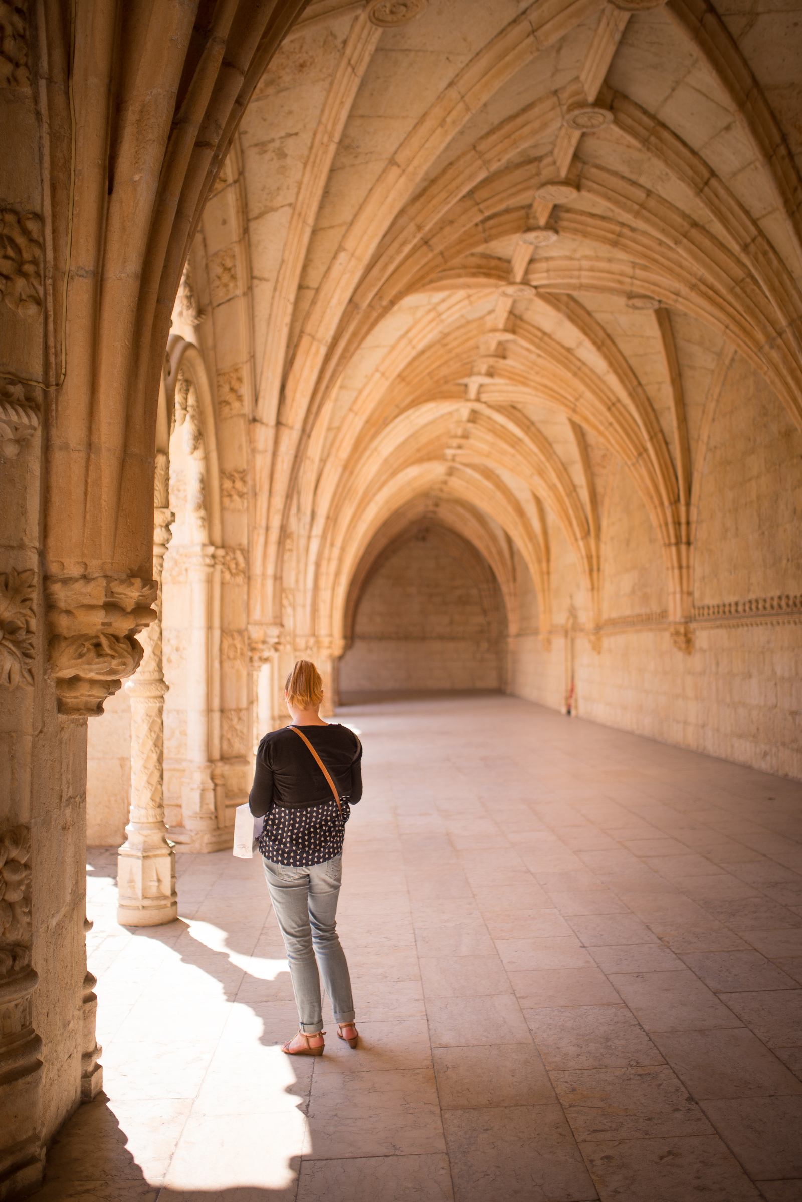 Sous les arcades du Monastère des Hiéronymites