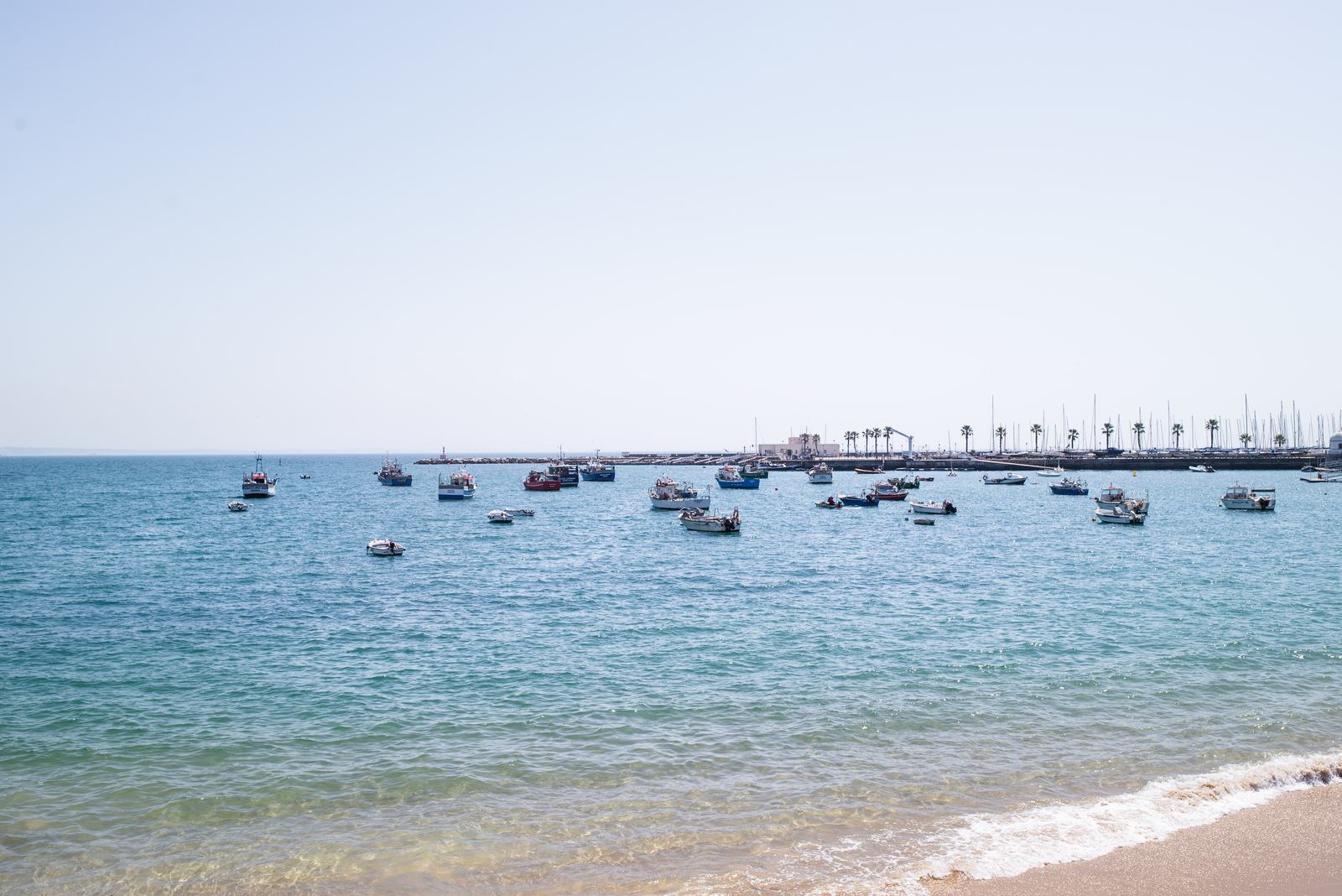 Bateaux mouillant à Cascais 