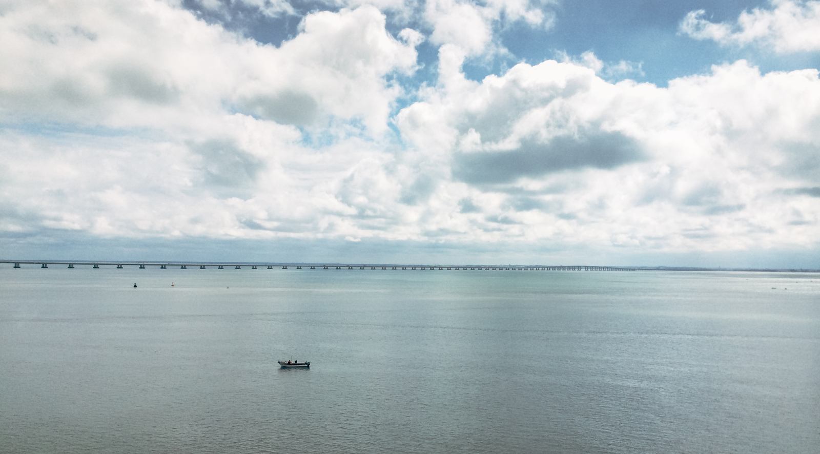 Petite barque sur le Tage Petite barque sur le Tage