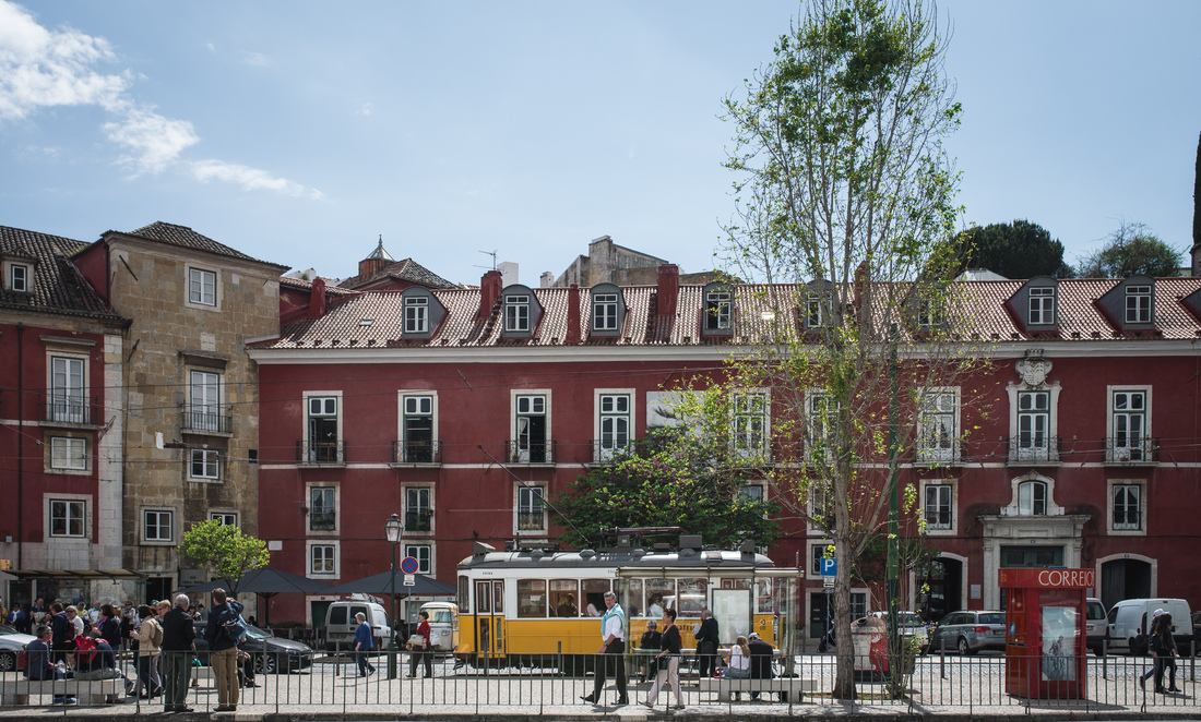 Largo das Portas do Sol