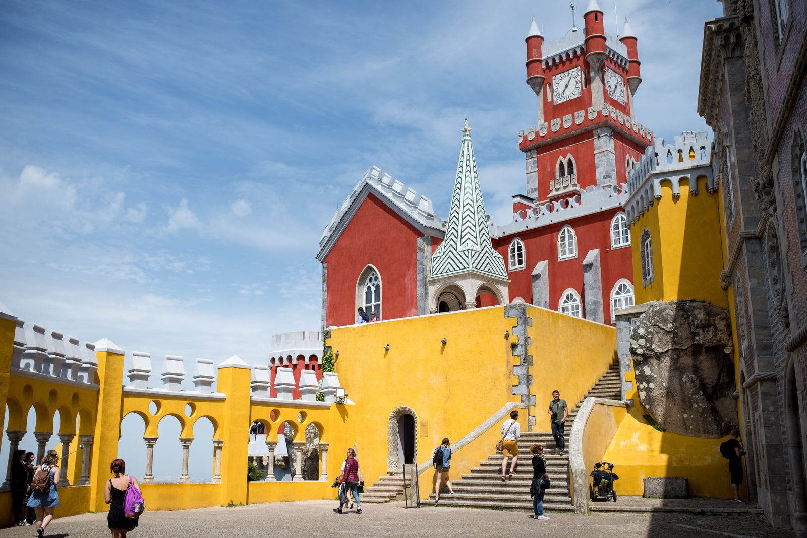 Jaune et rouge au Pena Palace