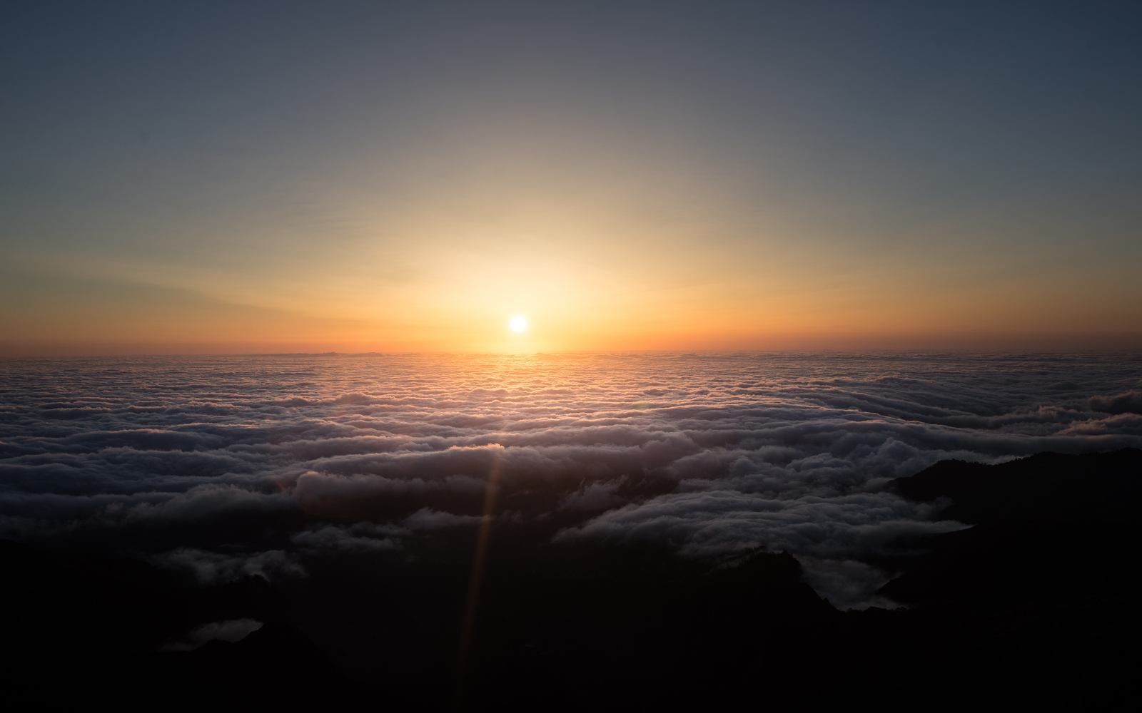 Lever de soleil à Pico do Arieiro Lever de soleil à Pico do Arieiro