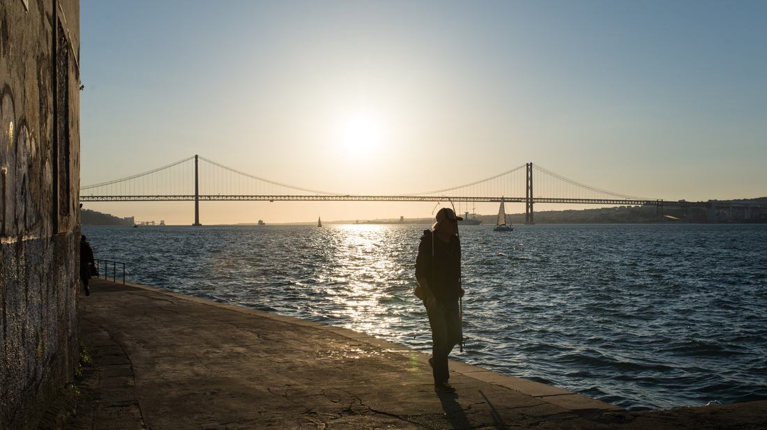 Pecheur sur les quais 