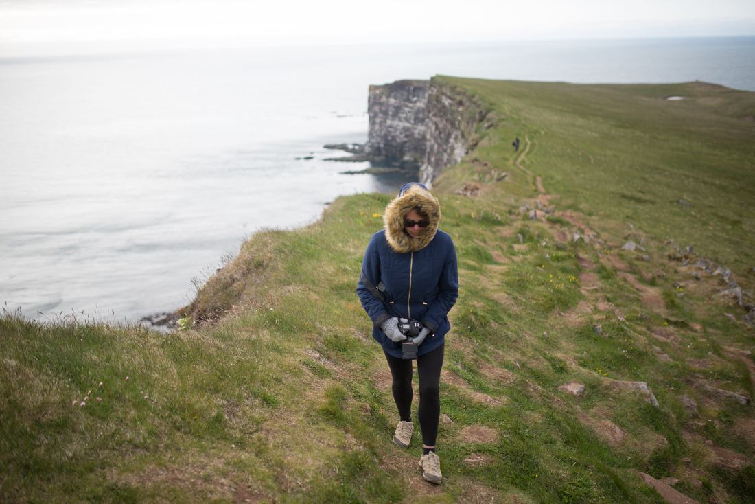 Manue sur les falaises de Látrabjarg