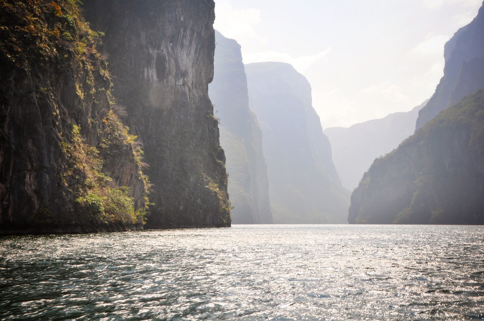 Cañon del Sumidero, Chiapas Cañon del Sumidero, Chiapas