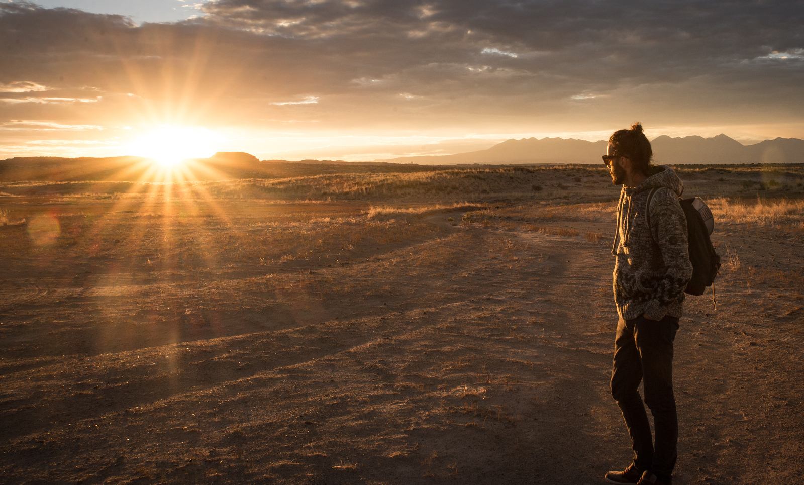 Lever de soleil depuis la montgolfière 