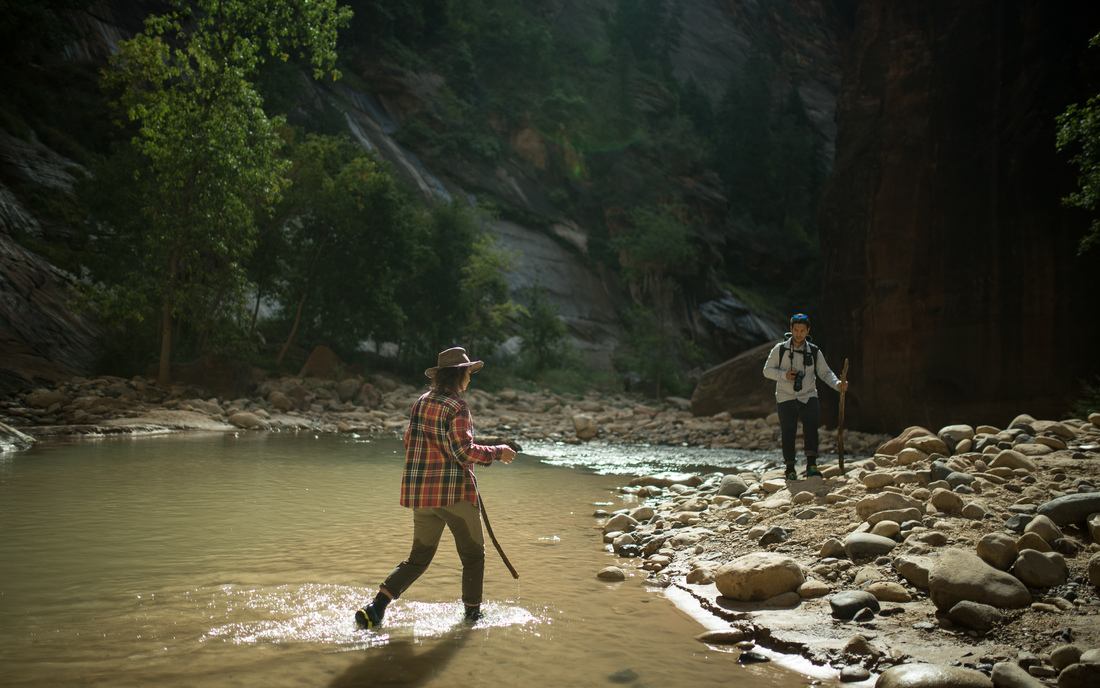 Antoine & Léa, les pieds dans l'eau
