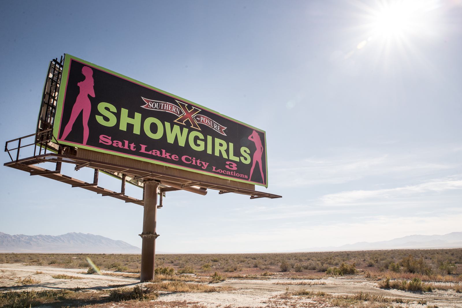 Panneau publicitaire Showgirls 