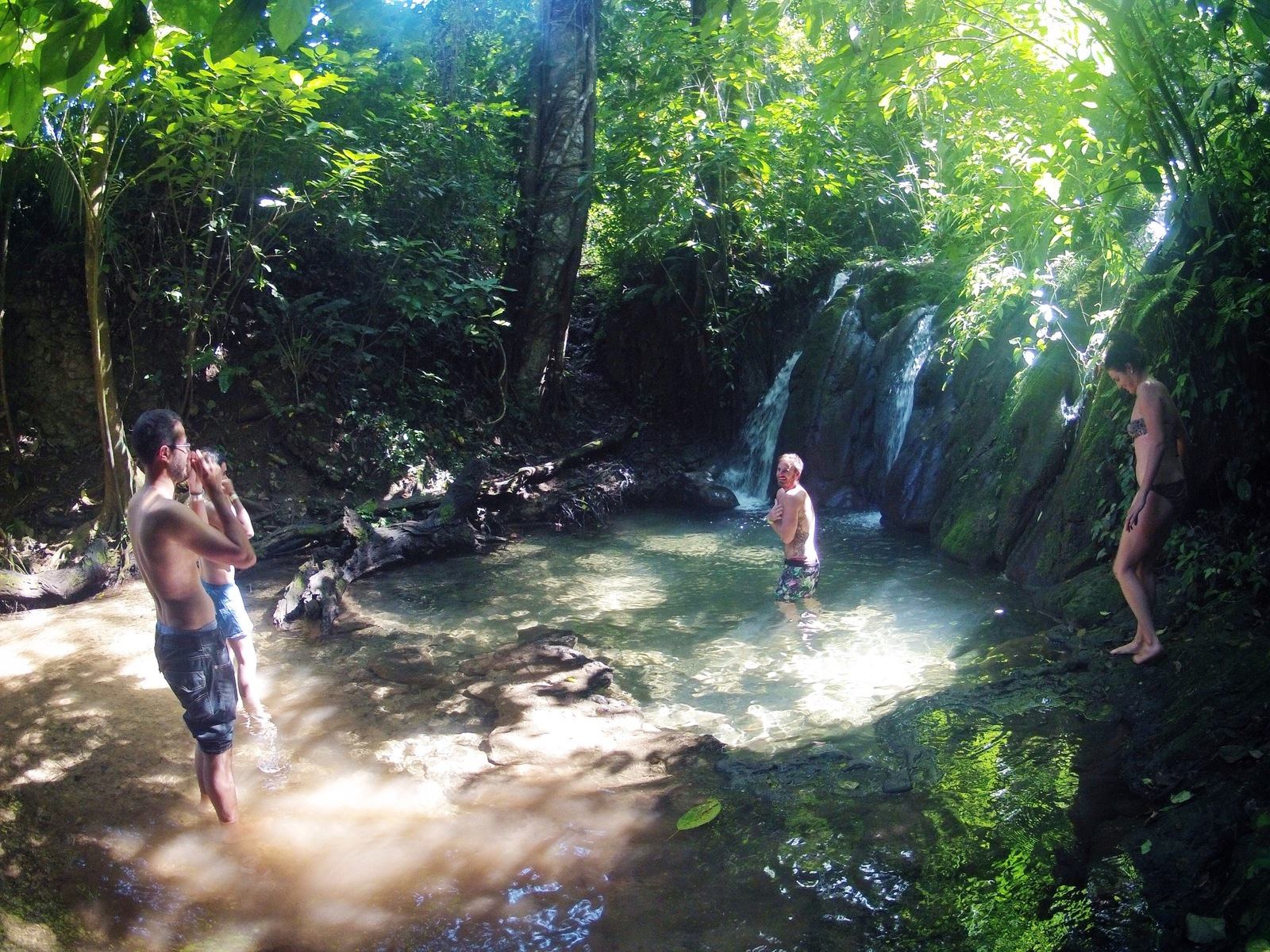 Baignade dans la jungle du Chiapas Baignade dans la jungle du Chiapas