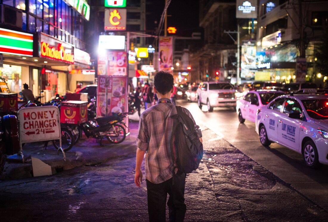 Philippin dans les rues de Manille