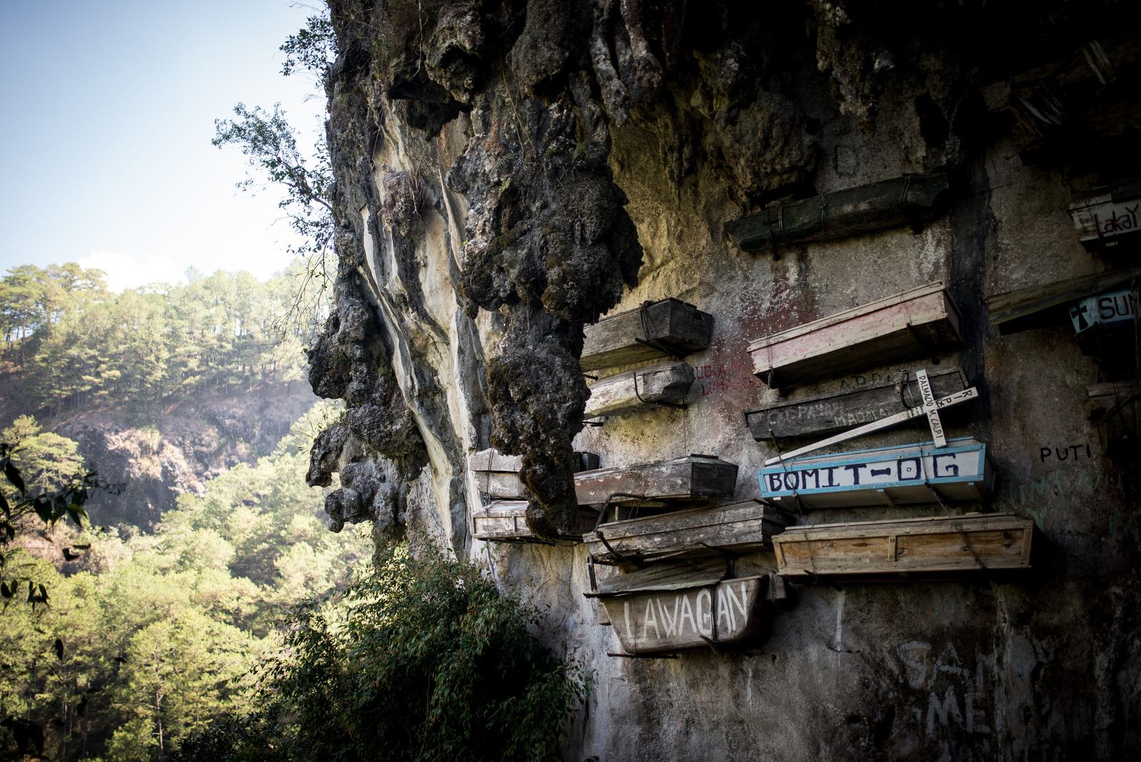 Cercueils suspendus Cercueils suspendus