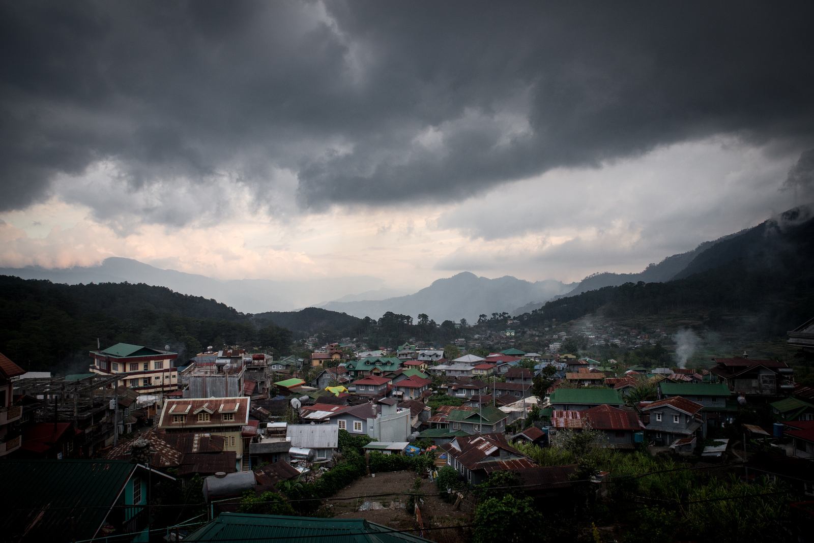 Vue sur Sagada enfumée Vue sur Sagada enfumée
