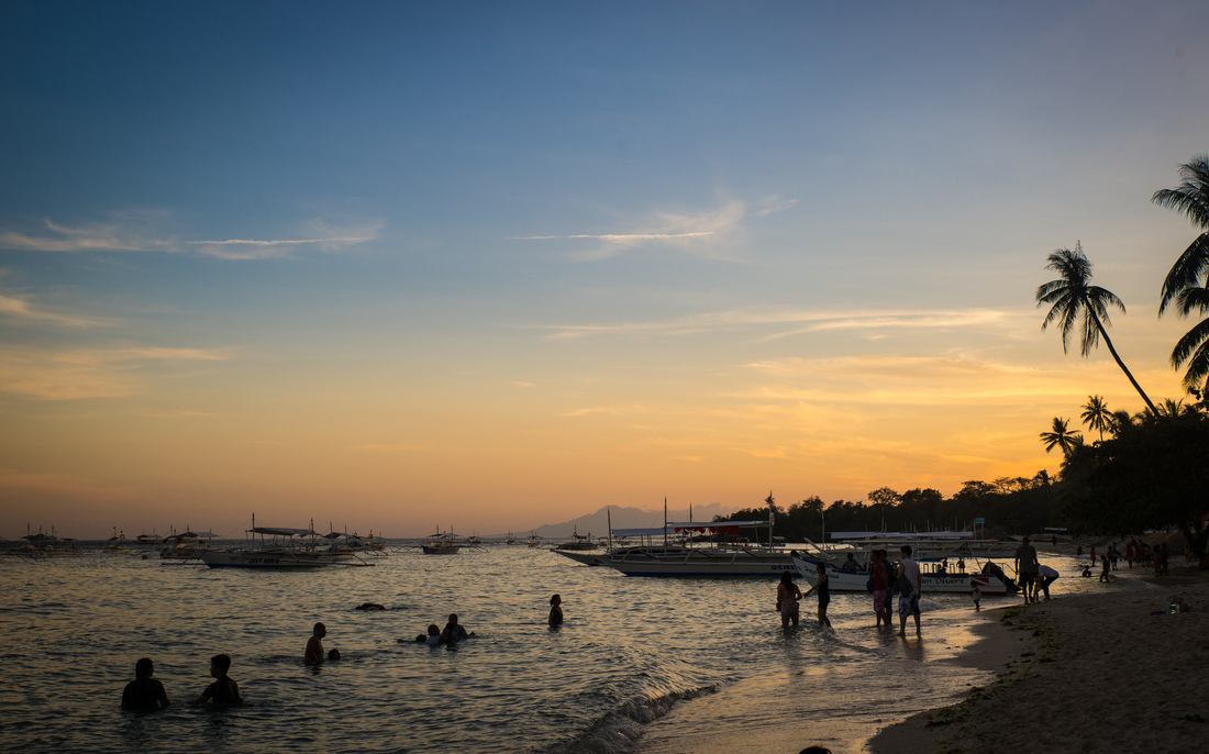 Coucher de soleil sur Alona Beach