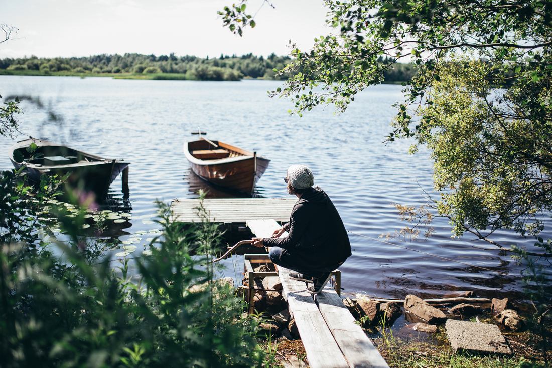 Se relaxer au bord du lac 