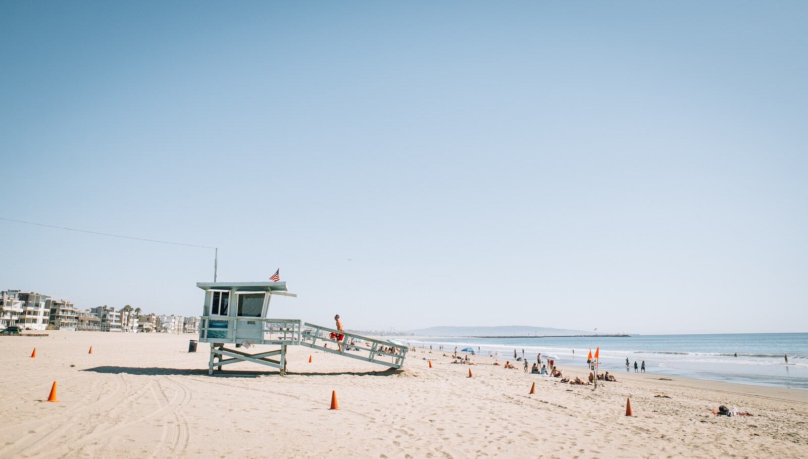 Plage et ciel bleu de Santa Monica