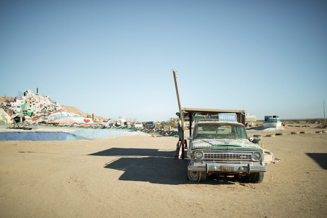 Vieille carcasse de voiture à Salvation