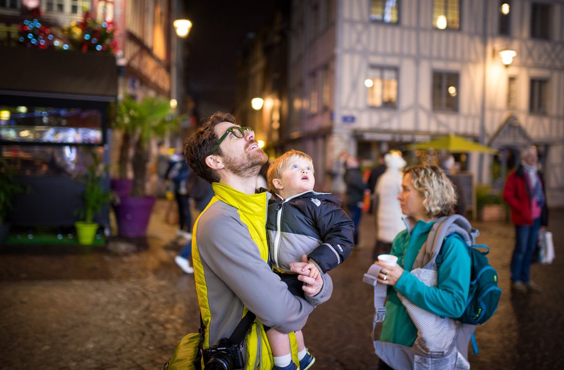 Nos amis profitent des décorations de Noel
