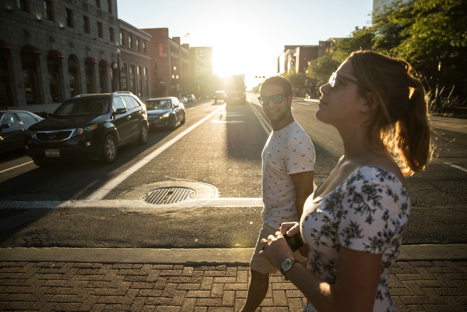 Quand le focus se fait sur ton pote photobomb