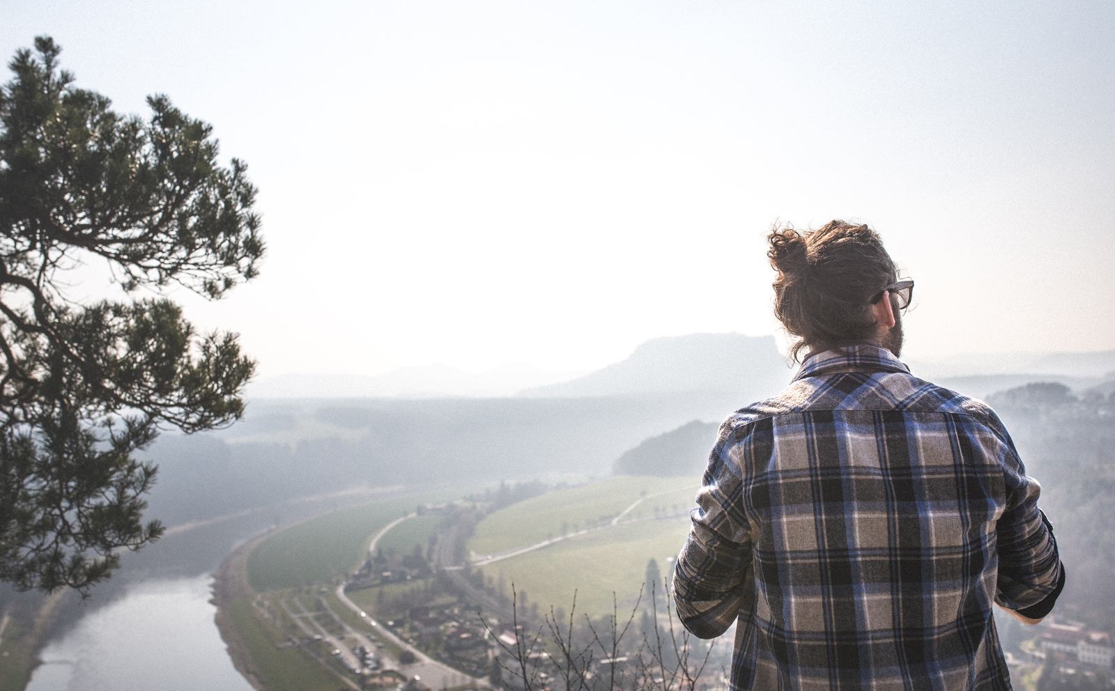Quand le ciel est blanc et brumeux