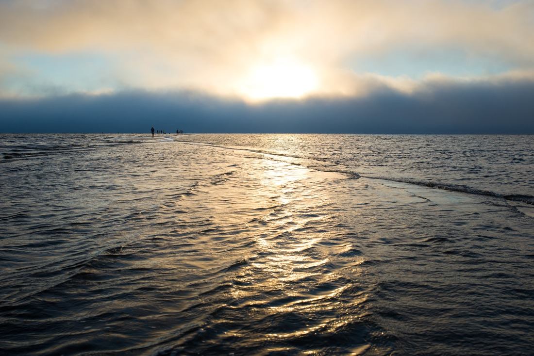 Au loin le nuage qui arrive