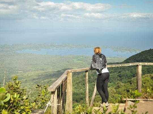 Cloud forest du Nicaragua et volcan Mombacho