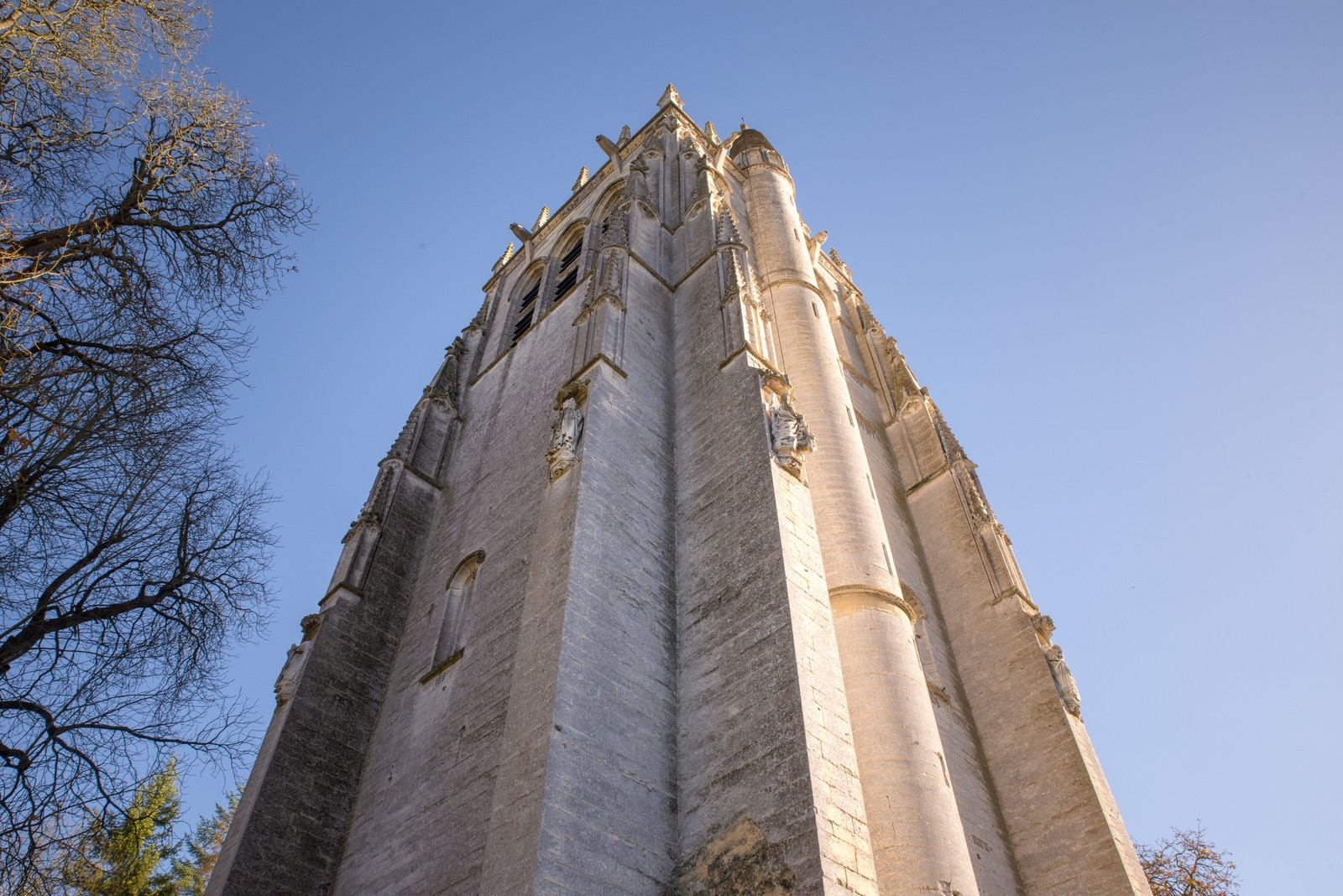 L'abbaye de Bec-Hellouin L'abbaye de Bec-Hellouin