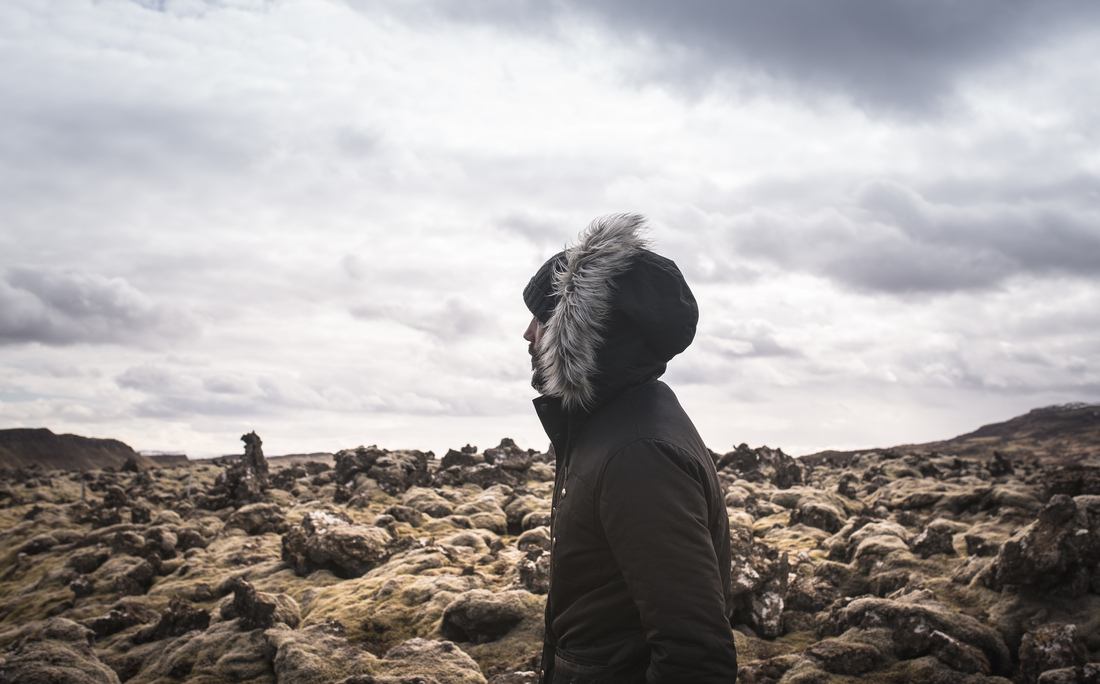 Seb dans un champ de lave