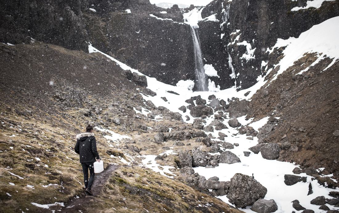 En chemin pour aller se chercher de l'eau